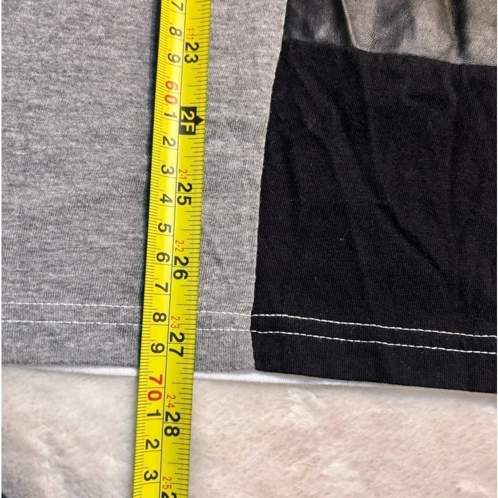 Guess Men’s Shirt Medium White Black Grey ColorBlock Short Sleeves V-Neck Y2K - Picture 8 of 10